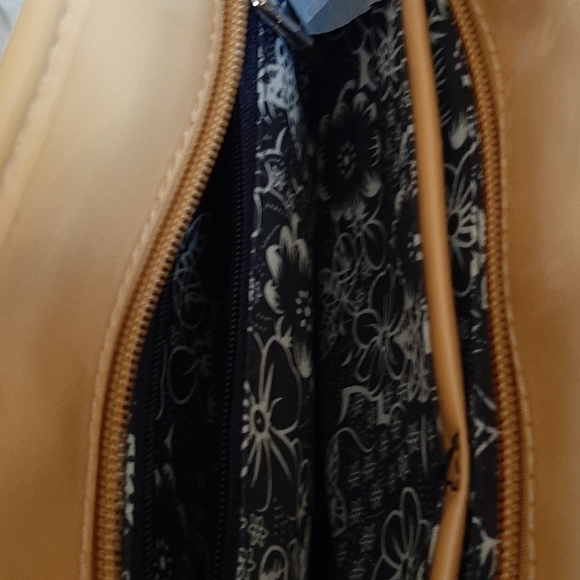 Handbag - Picture 4 of 8